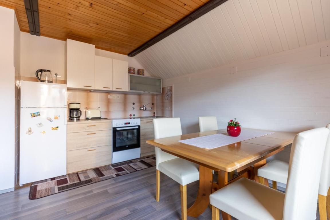 Apartment And Room Mateja Kovacic Bohinj Luaran gambar